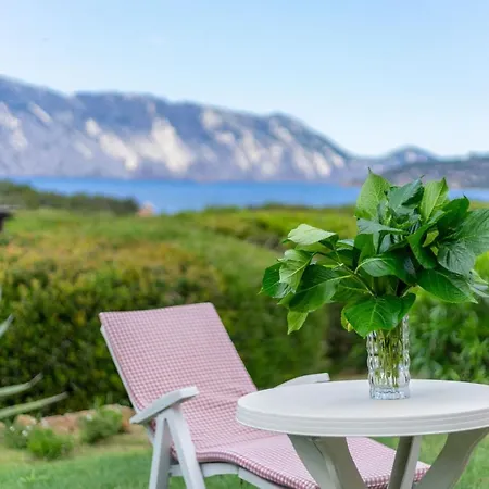 Coda Cavallo Villaggio Cala Paradiso Villino C4 度假居 *